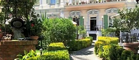Alexander Hotel